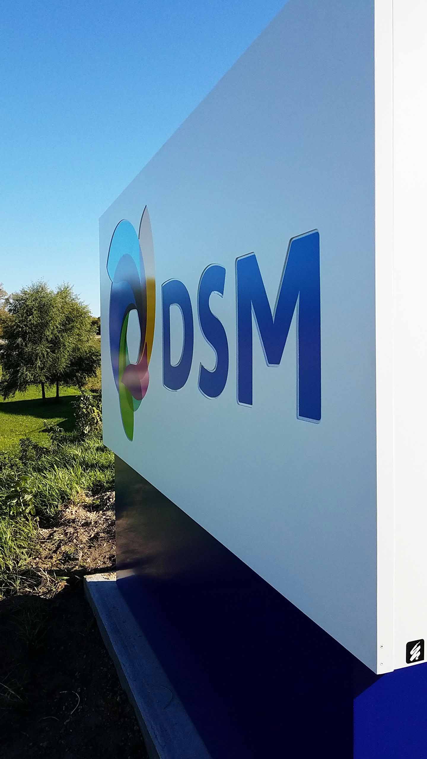 DSM Nutritional Products Sign Project La Crosse Sign Group
